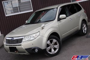 黒革シート装備したフォレスター 2.0 XS ブラックレザーリミテッド SH5 4WD 初期モデルA型入庫！