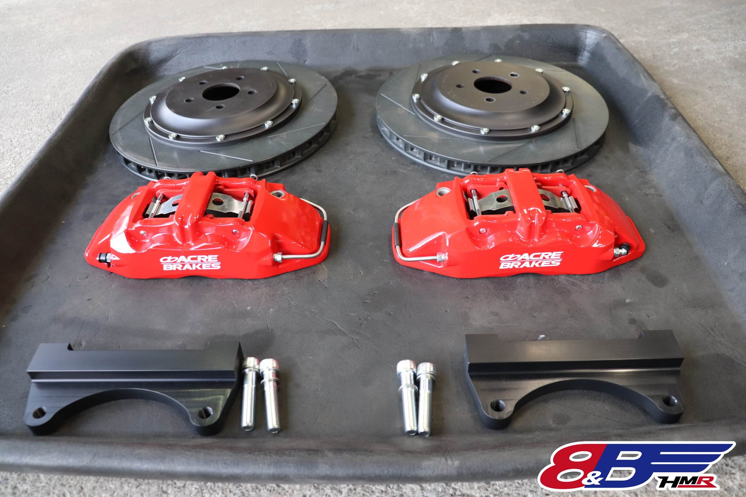 デモカーBRZにアクレキャリパー&350パイのビッグローターを取り付け