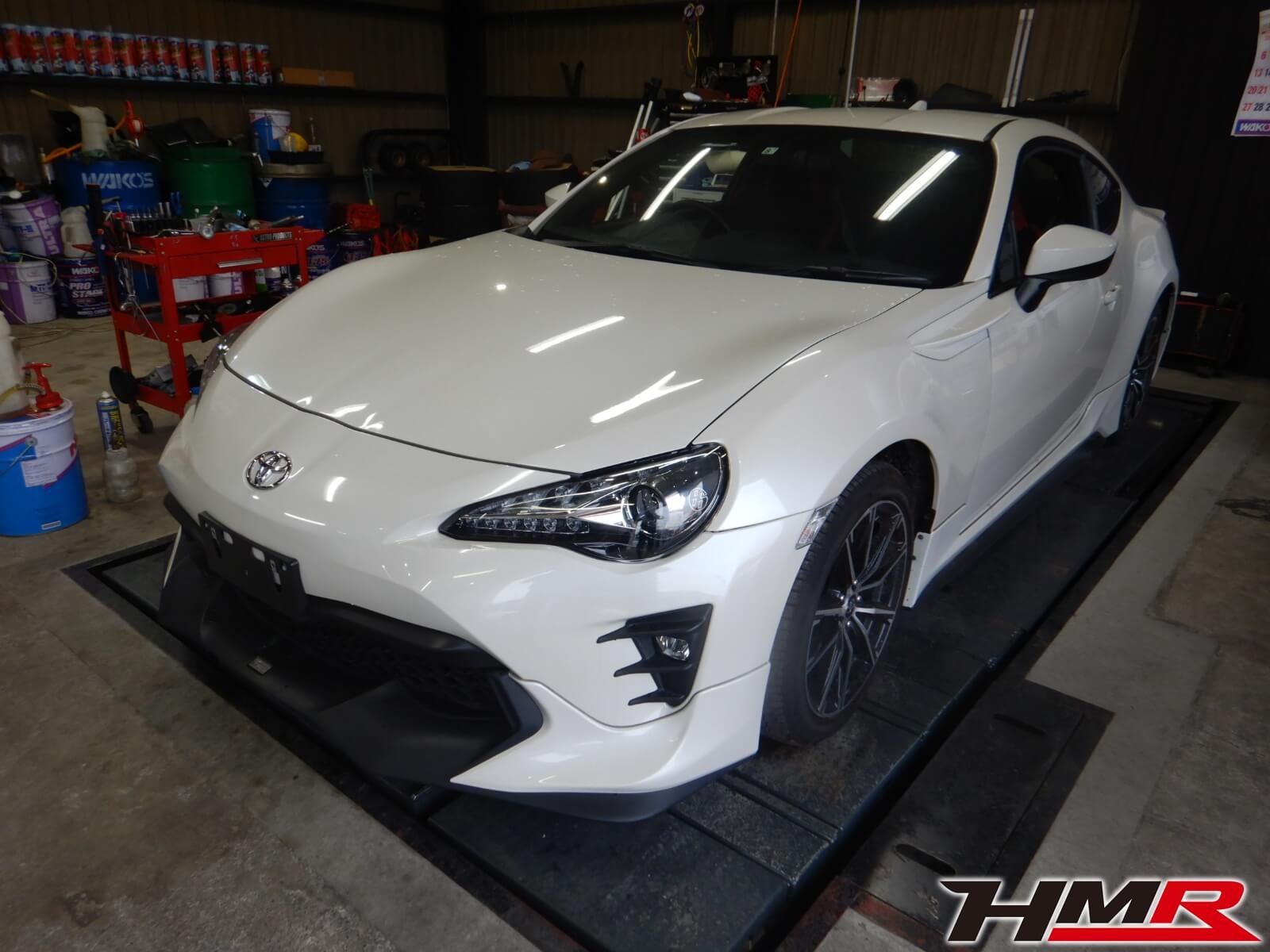 TRDエアロ装着の後期型86(ZN6)の納車前点検整備をしました