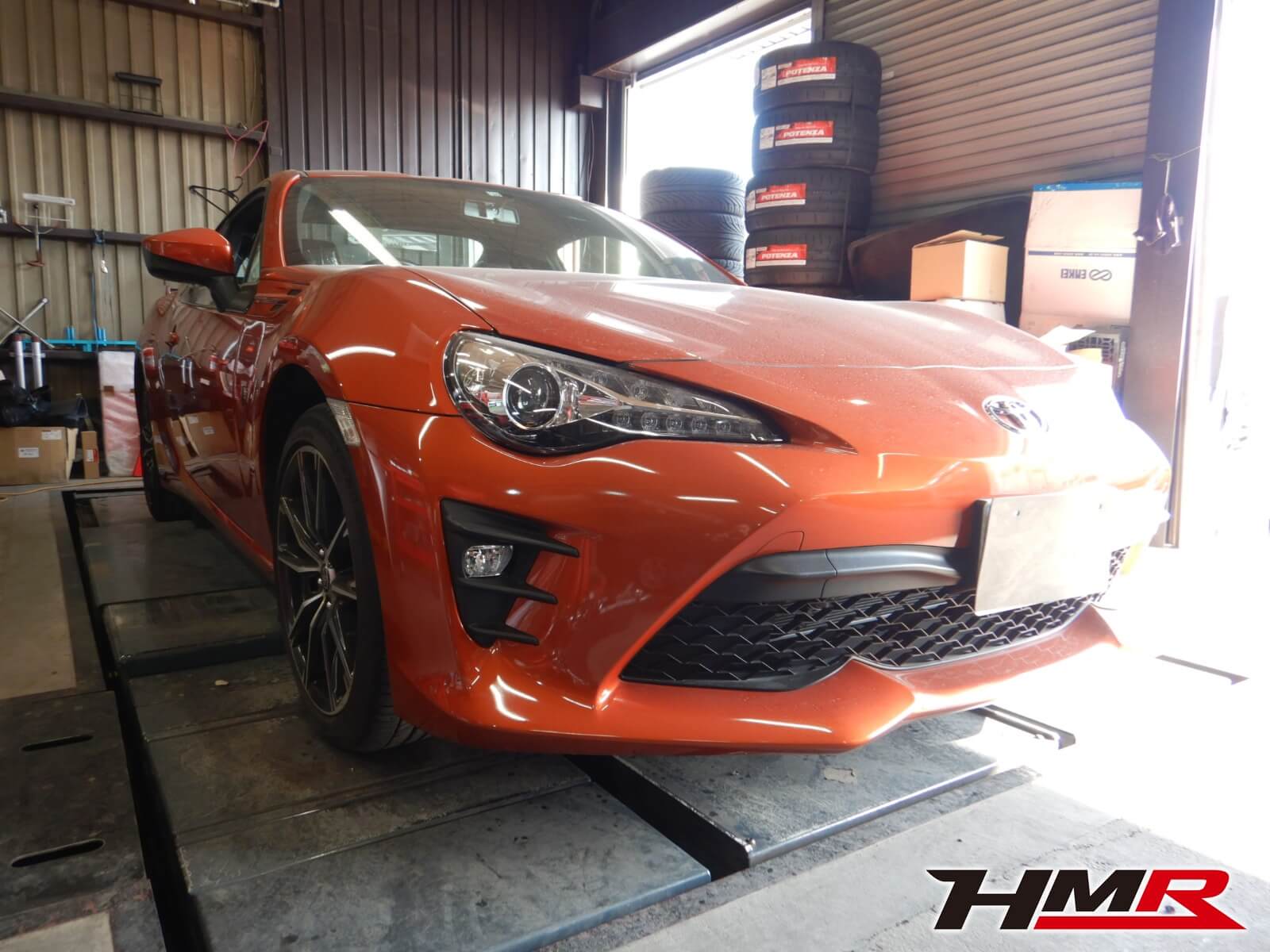 オレンジが綺麗な86(ZN6)の納車前点検整備を行いました。