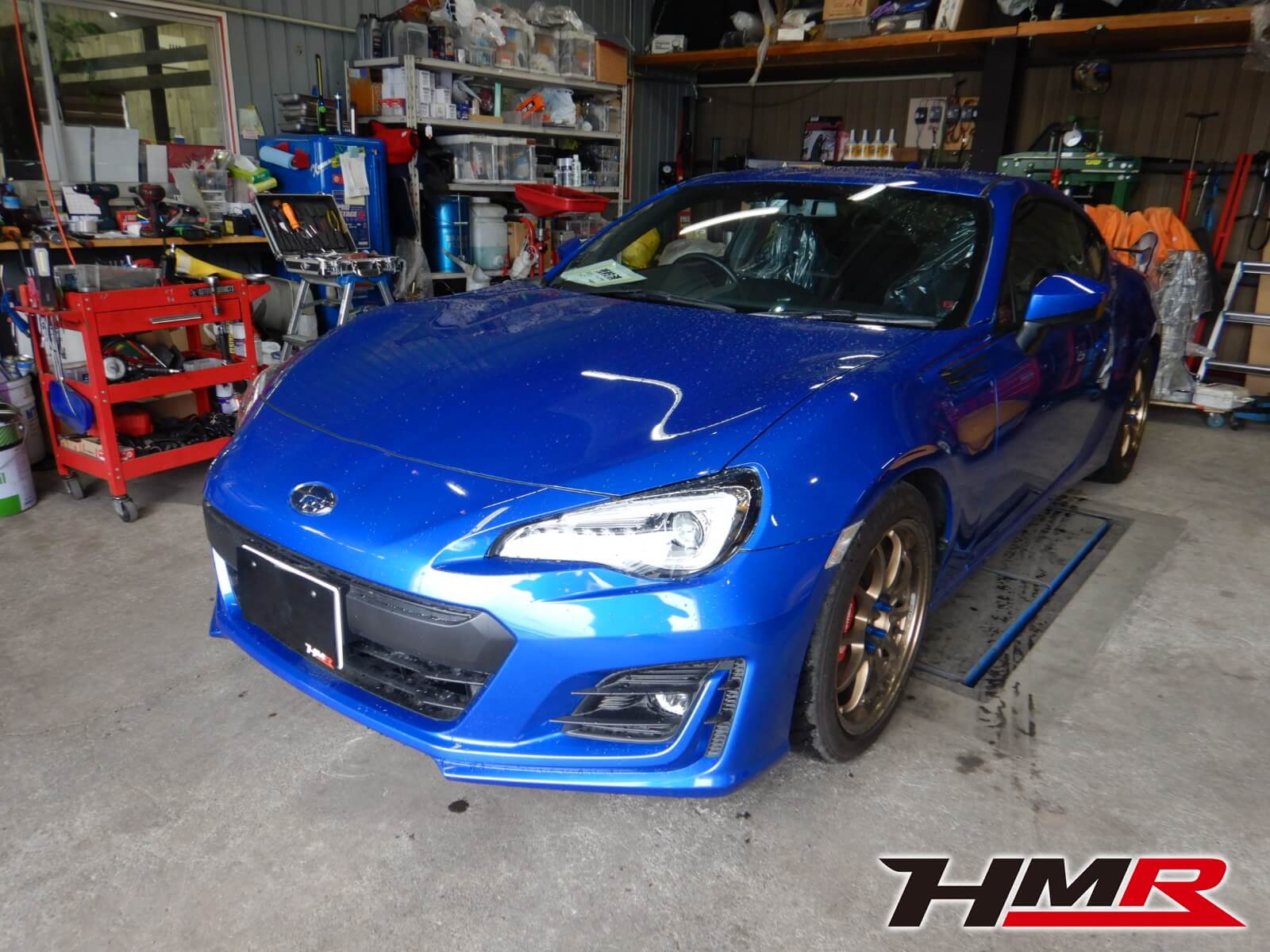 鮮やかなWRブルーパールのBRZ(ZC6)納車前の点検整備を行いました。