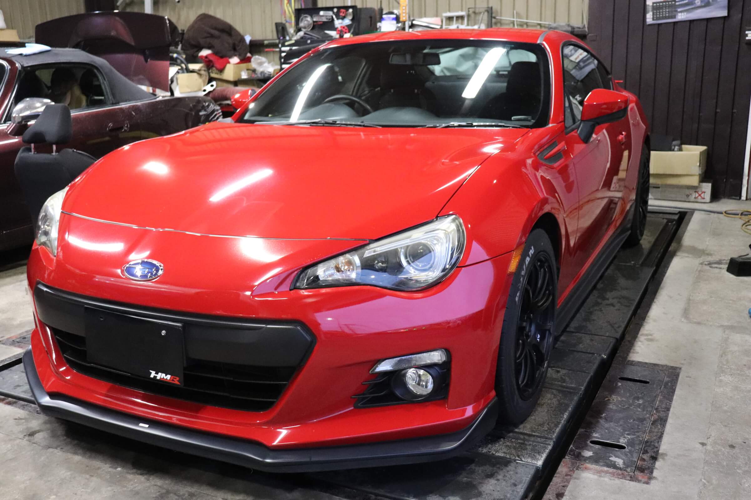 ライトニングレッドのBRZ(ZC6)納車前の点検整備を行いました。